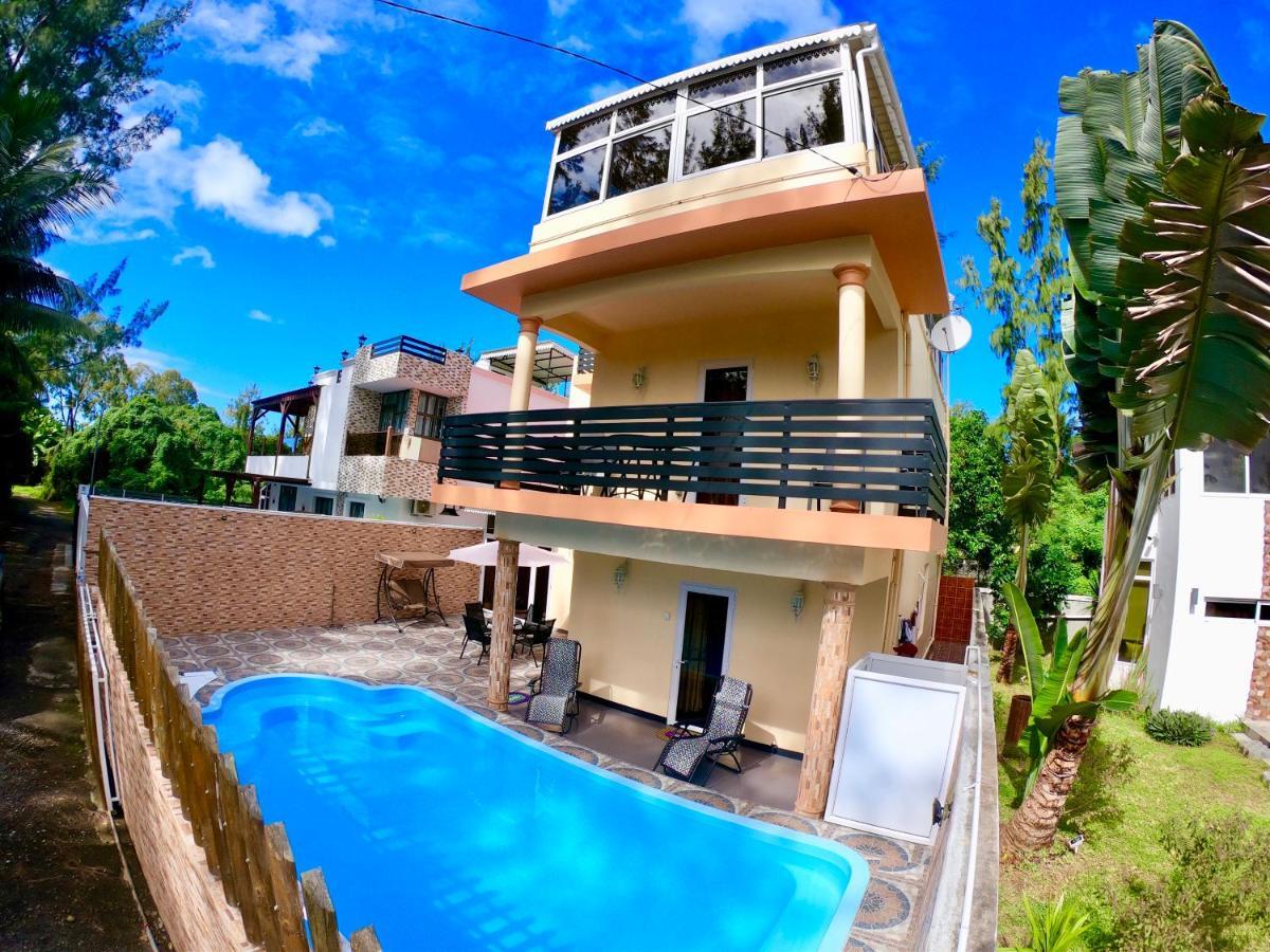 C10 - Private With Swimming Pool * Surinam