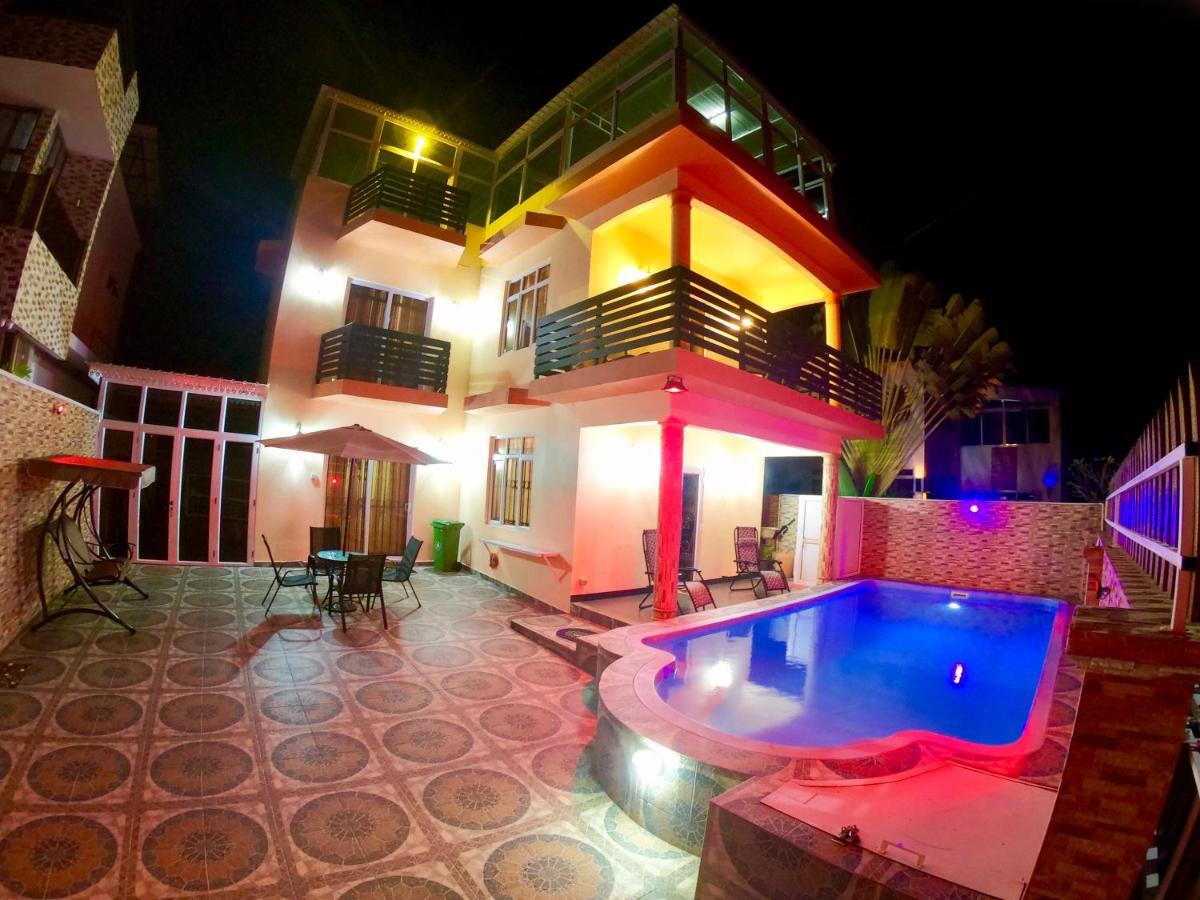 C10 - Private With Swimming Pool *