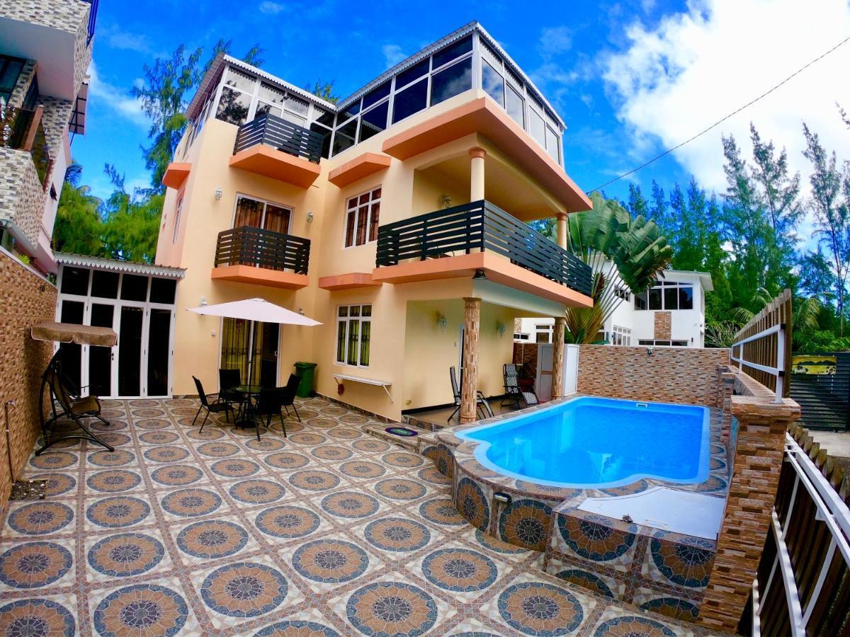 C10 - Private With Swimming Pool