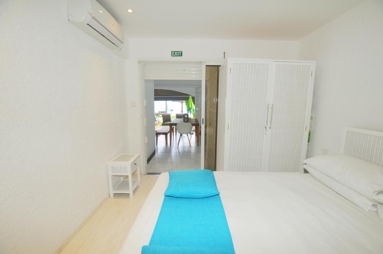 Caro's Beachfront Villa *
