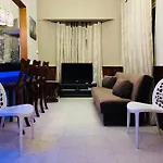 Cosy Flat Beachfront