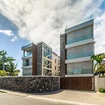 One Bay Residence Unit 15 - Penthouse With Private Roof Top, Jacuzzi And Sea View