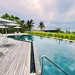 A Beachfront Haven - Ocean Point B2