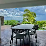 Appartement 2 Chambres Avec Piscine, Vue Mer Sur La Baie