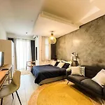 Avya\'S Studio 117 At Ebene Square, Ebene