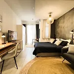 Avya\'S Studio 117 At Ebene Square, Ebene