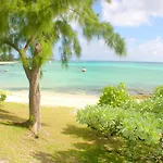 Ernestville 2 Beachfront Villa Pointe Aux Canonniers