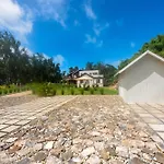Quaint 2Bdr Apt In Melville Public Beach W Pool