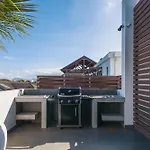 Luxury Penthouse With Jacuzzi, 2 Min To Beach