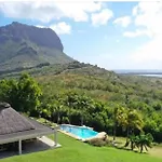 Le Petit Morne Lodge