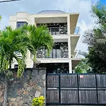 Paradise Triplex