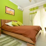 Grants Villa