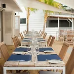 R Beach Club