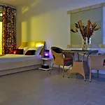 West Coast View Studios & Appartment