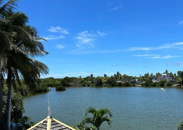 Lakeside Holidays
