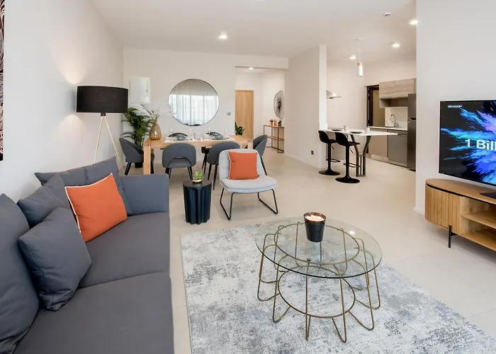 Pool & Mountain View Luxury Serviced Apartments At Minissy