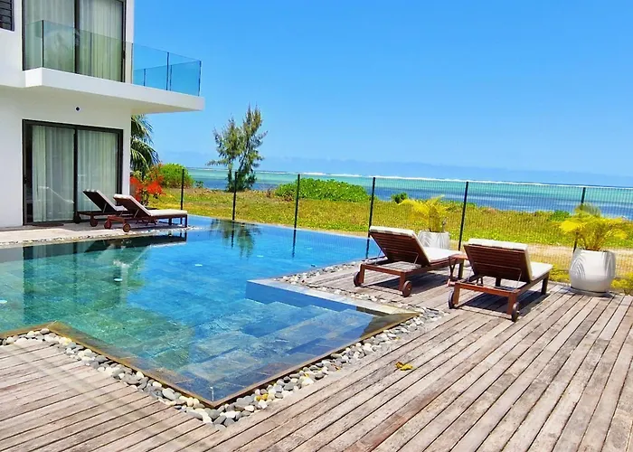 Stunning Beachfront Villa For A Perfect Getaway