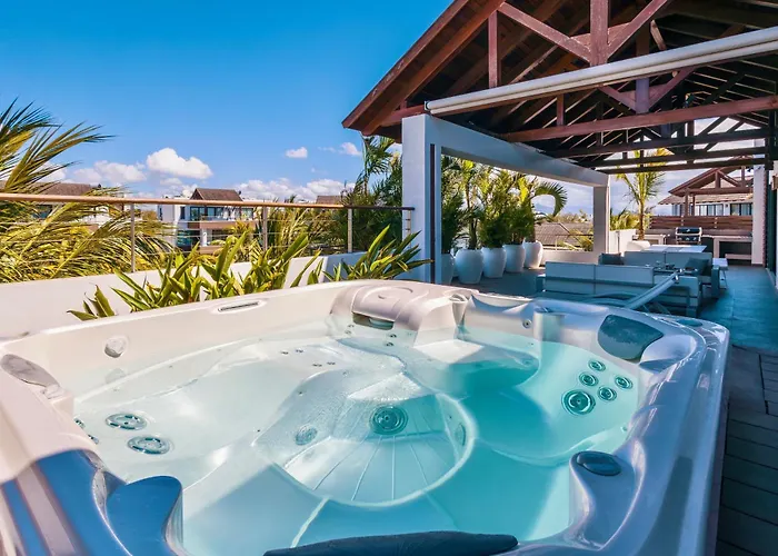 Luxury Penthouse With Jacuzzi, 2 Min To Beach