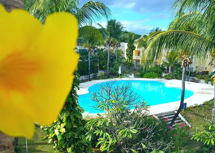Villa In Le Tamier, 4 Bedrooms, 300M Flic En Flac Beach