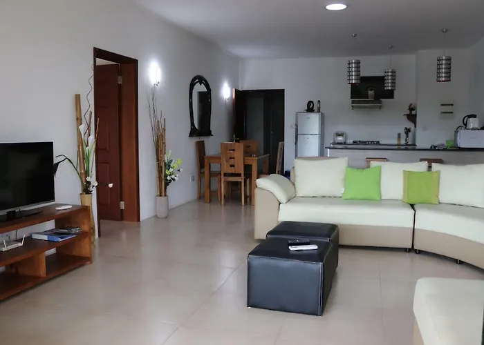 Mahina Luxury 2 Bedroom Apartment With Pool