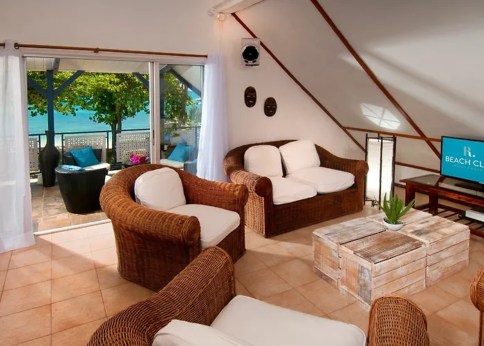 R Beach Club