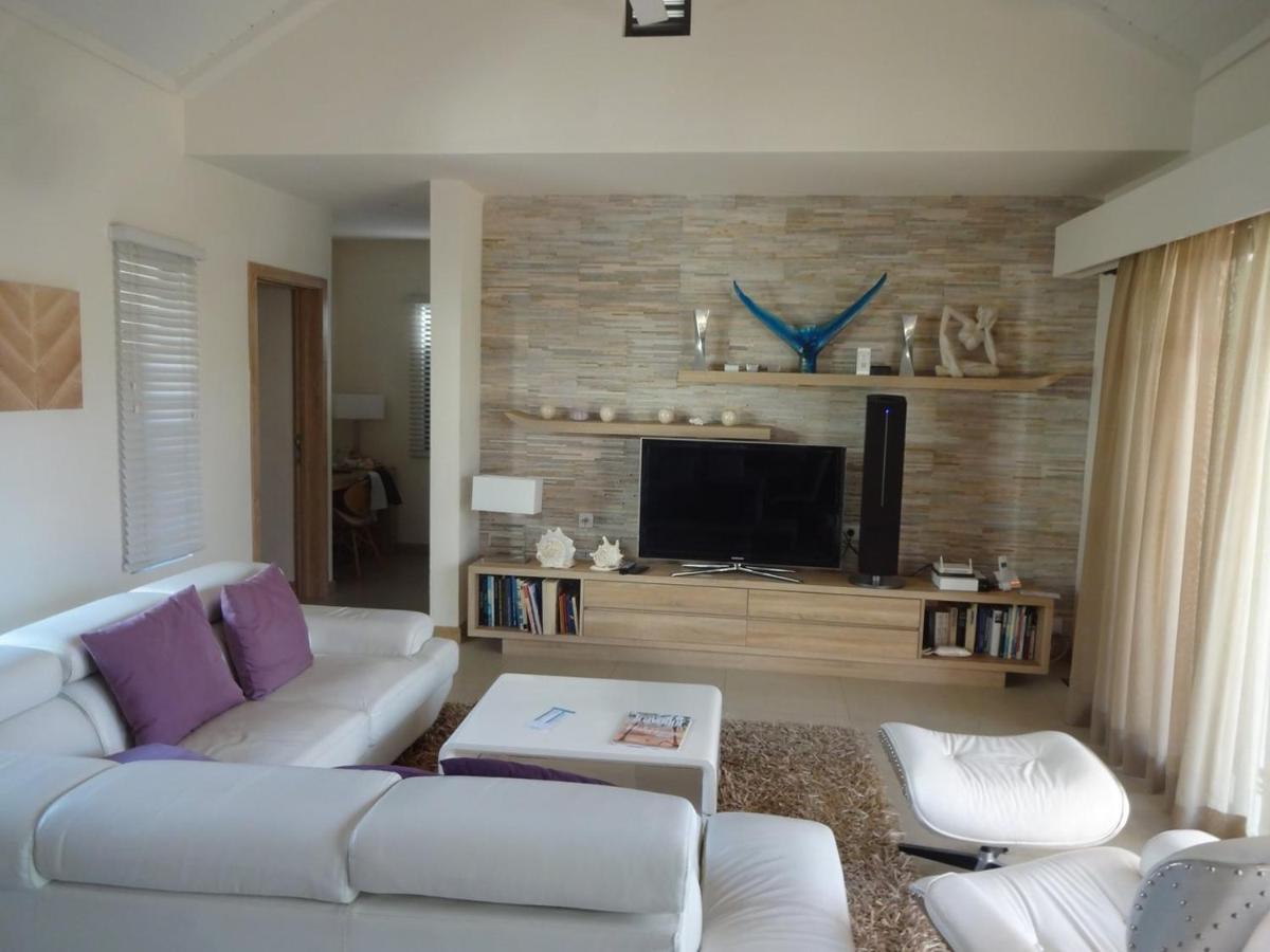 Villa Clos Du Littoral By Fine & Country *