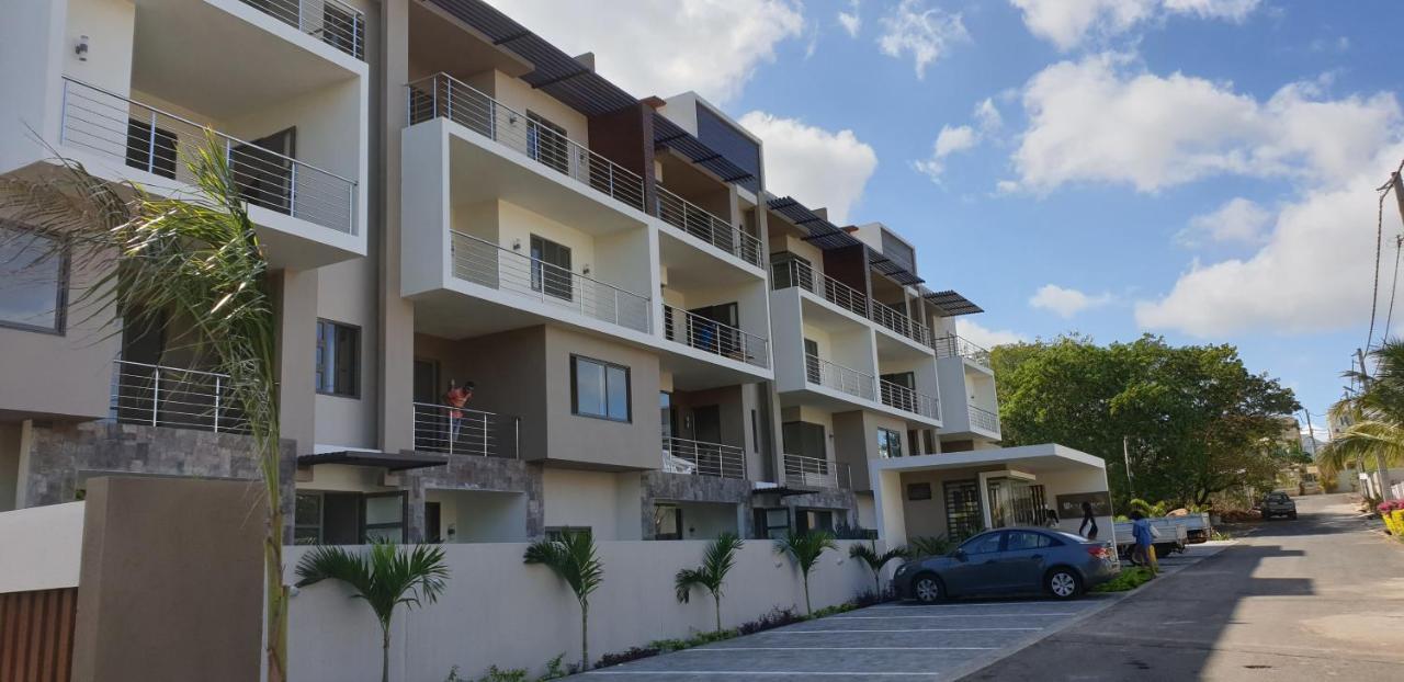 Westwood Luxury Penthouse With Private Roof Ref 15847 *