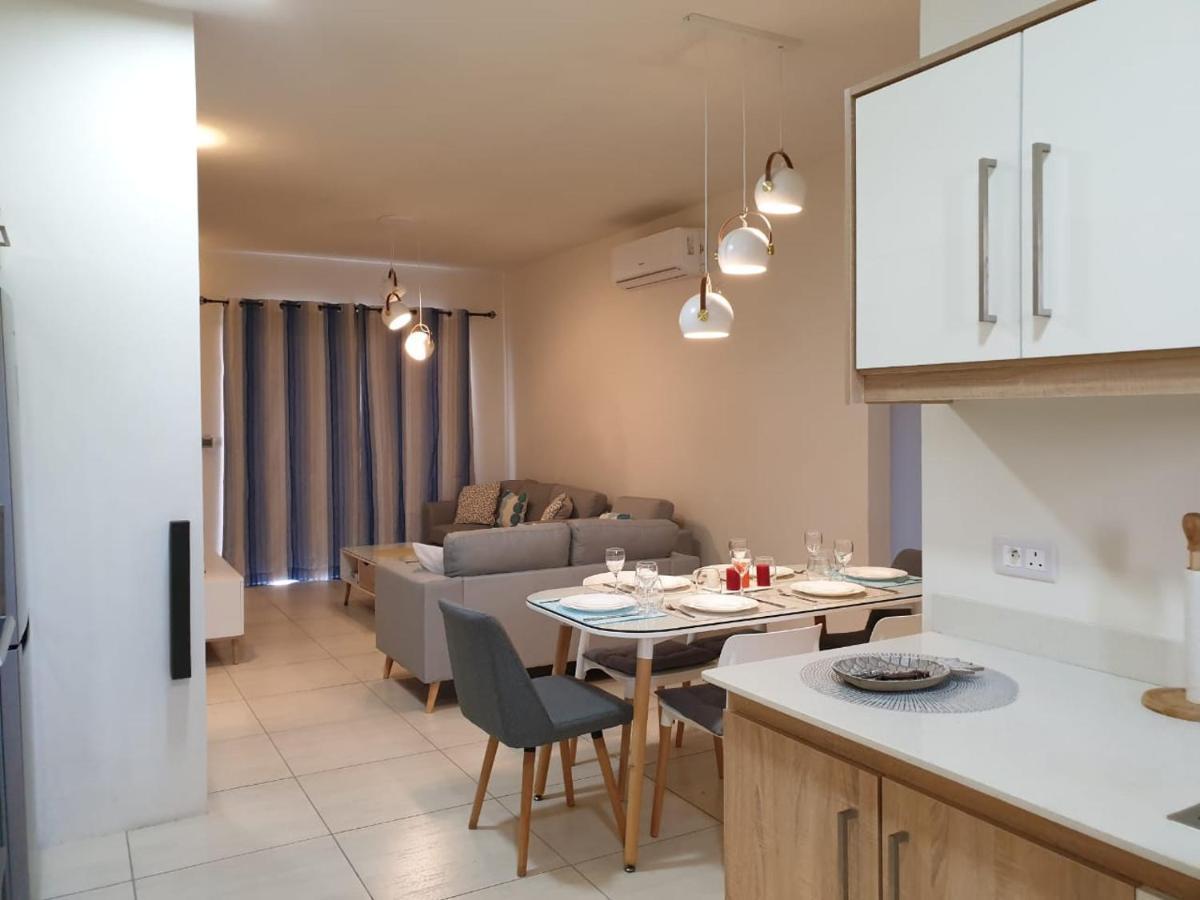 Westwood Luxury Penthouse With Private Roof Ref 15847 * Flic en Flac