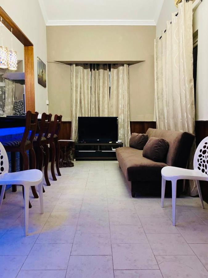 Cosy Flat Beachfront Apartment *