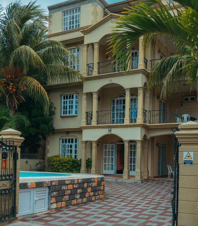 Rs Private With Pool,yard,wifi And 100mts To The Apartment *