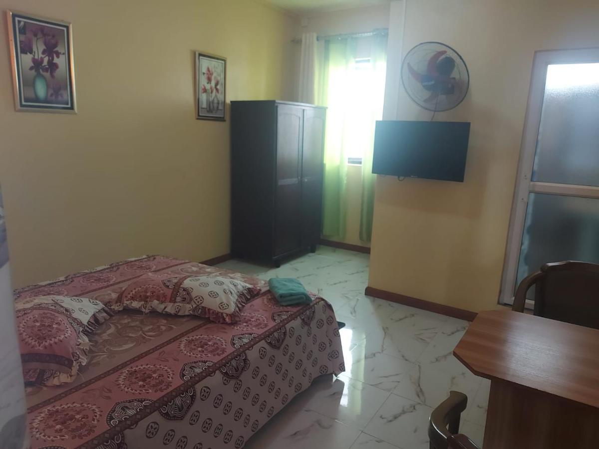 Bed & Breakfast Skylineinn Surinam