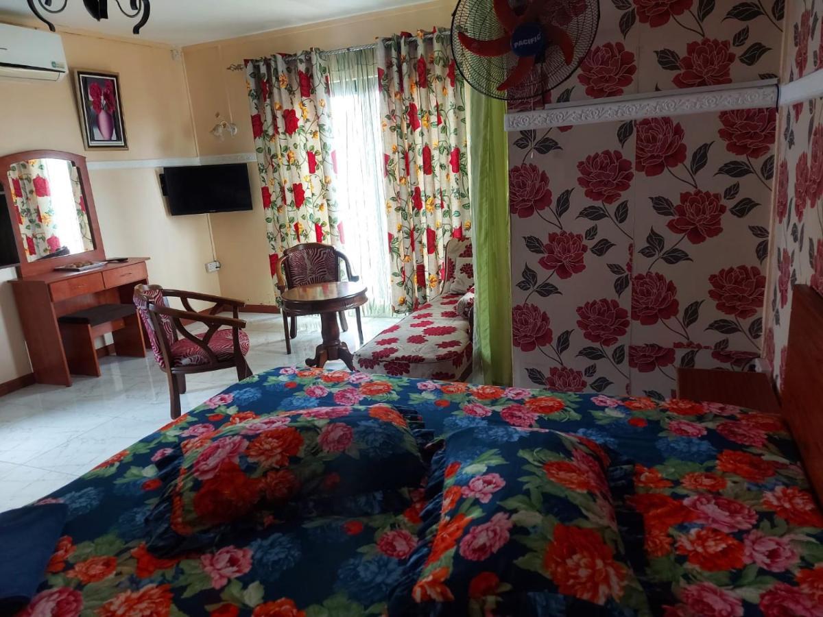 Skylineinn Bed & Breakfast Surinam