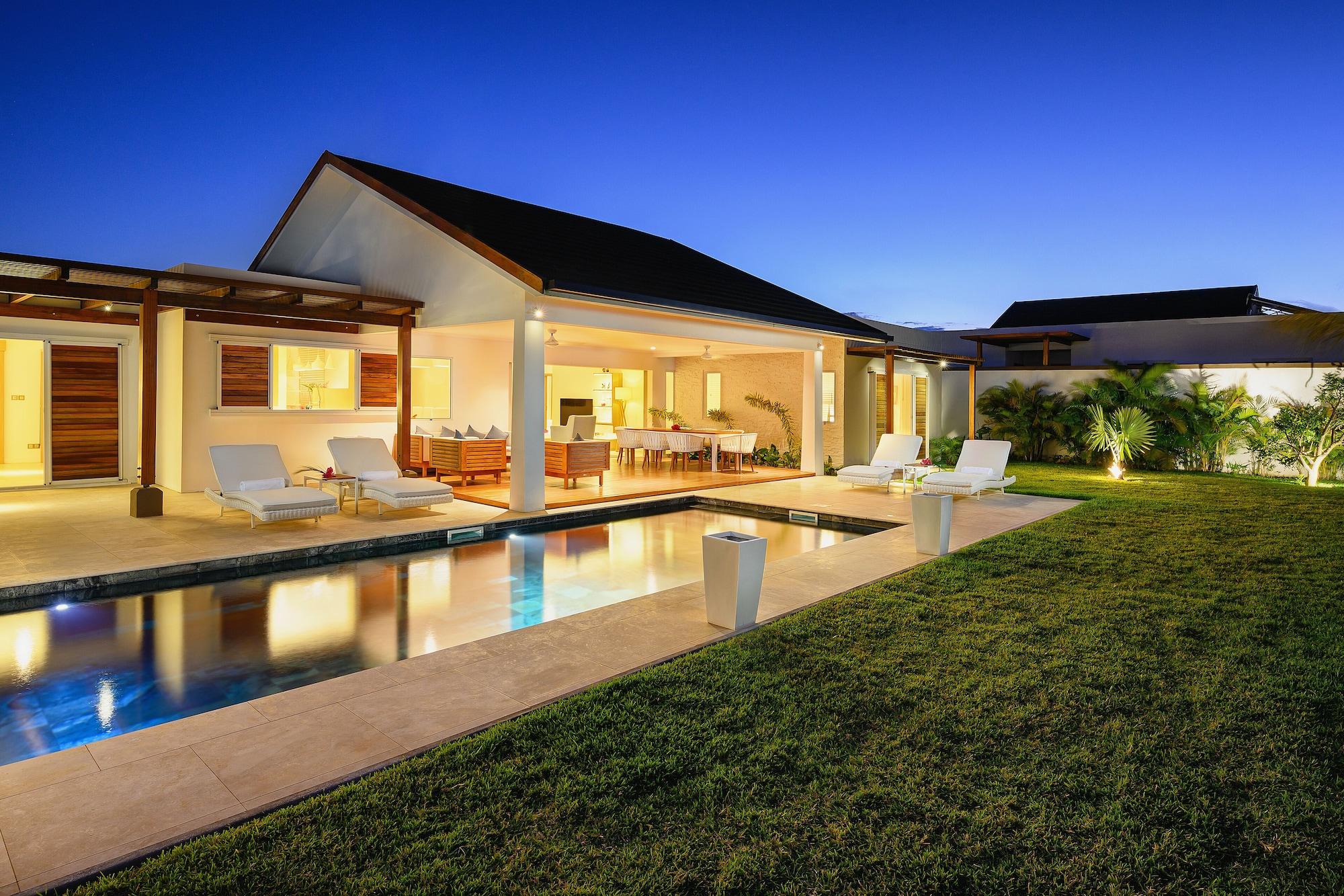 Clos Du Littoral By Fine & Country Villa *