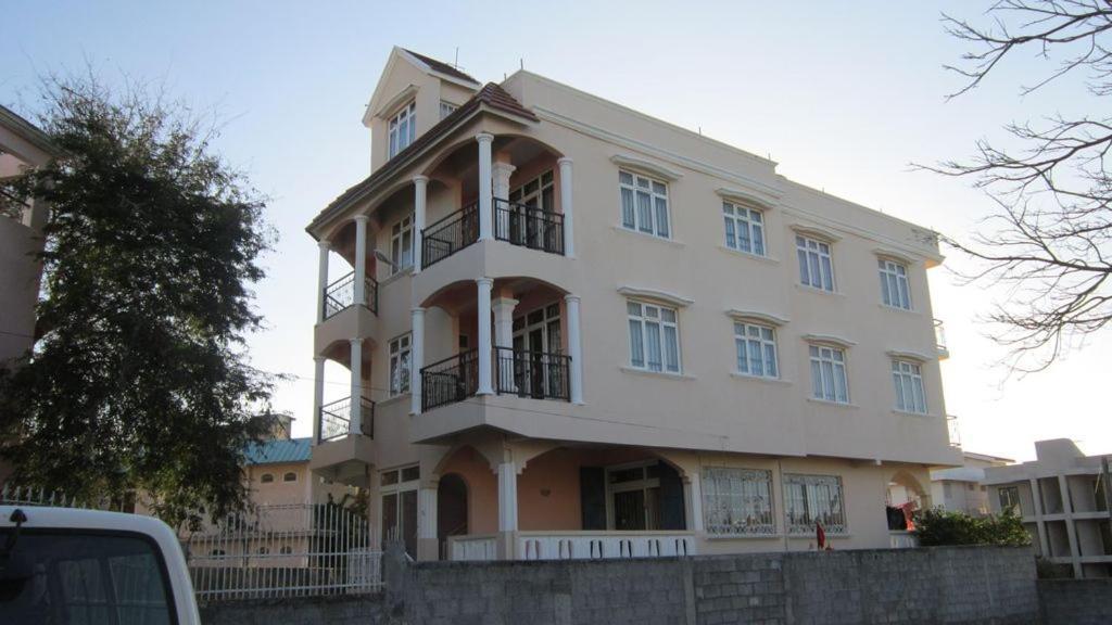 Aadi Mont-Choisy