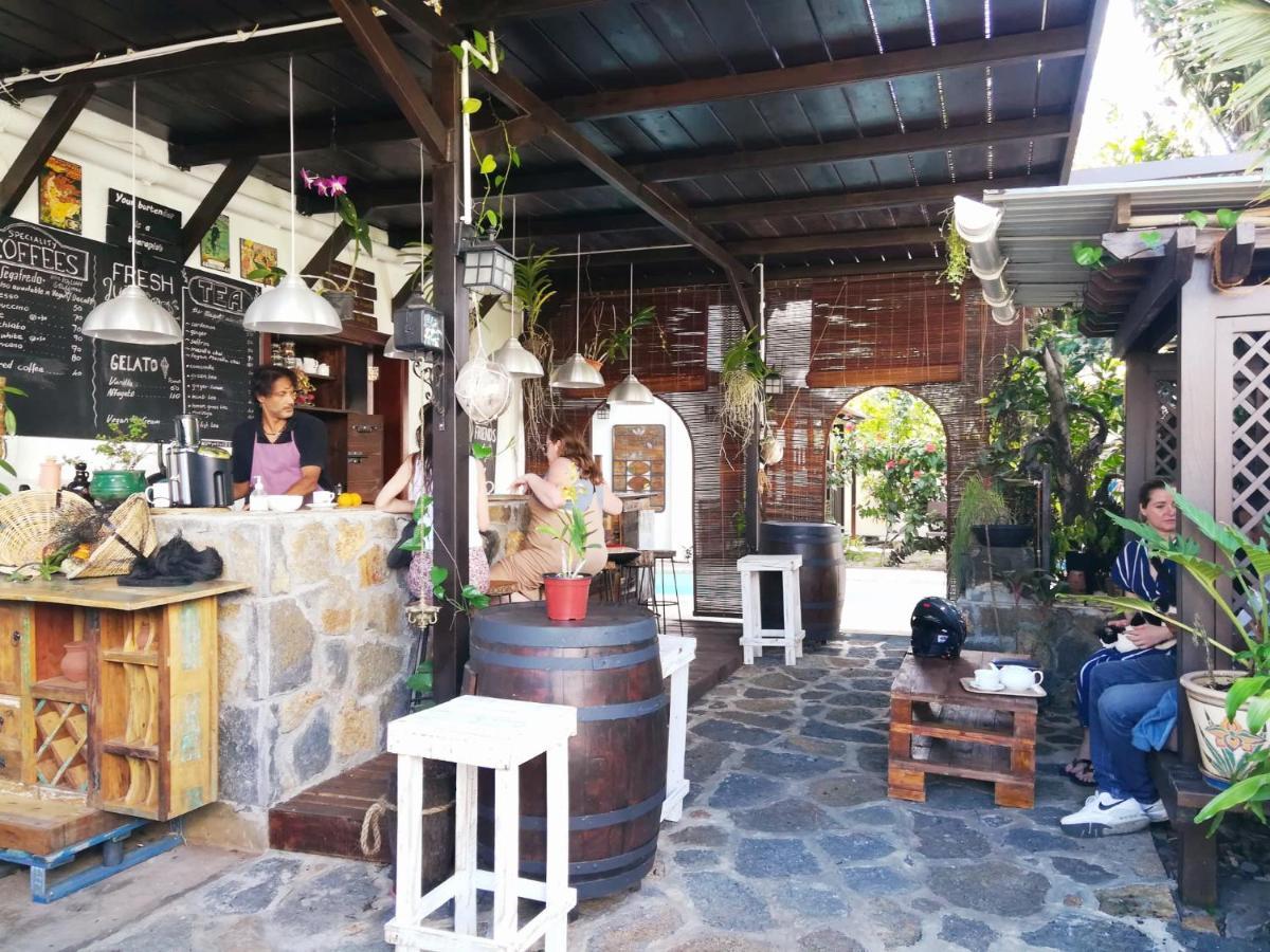 Sannyasa Wellness And Acomodação com café da manhã  *