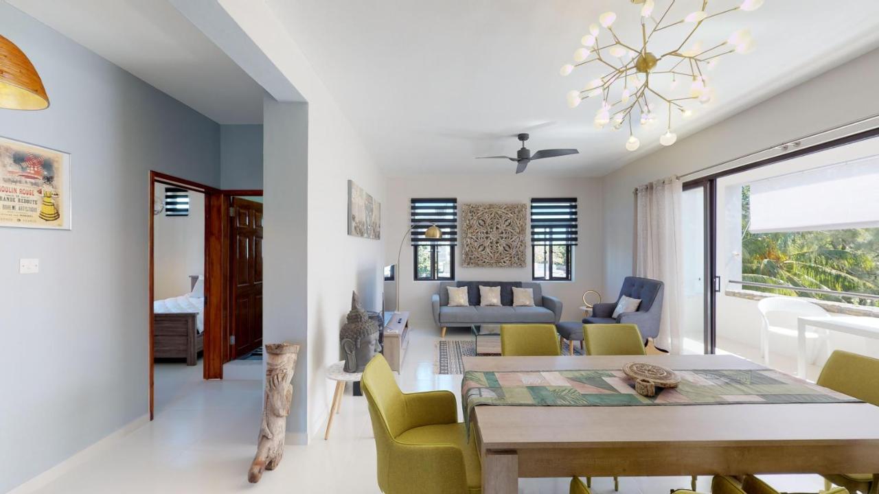 Penthouse - Private Roof Terrace - Sea & Mountain View Apartment Grand Baie