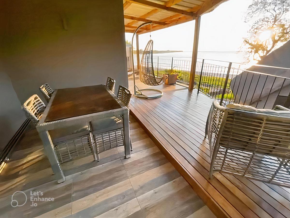 Beachfront By M&h Apartment