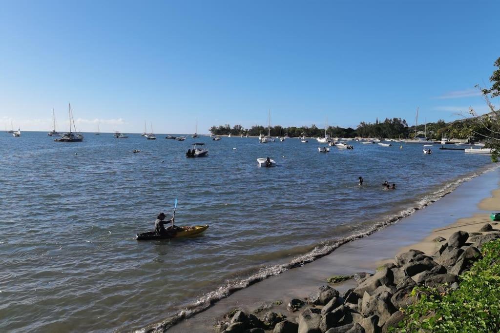 La Mivoie Pieds Dans L'eau Riviere Noire