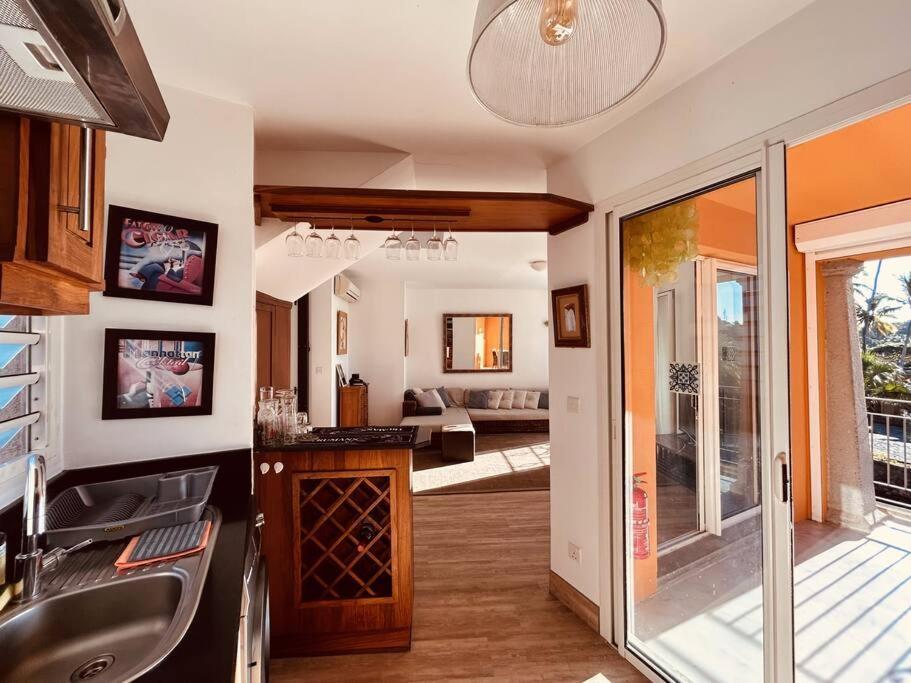 Scenic Riverfront 2 Bedroom In Port Chambly Pousada Baie-du-Tombeau