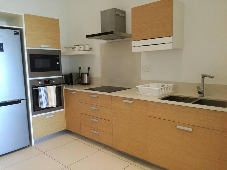 Latitude Sea Front Luxury Apartment