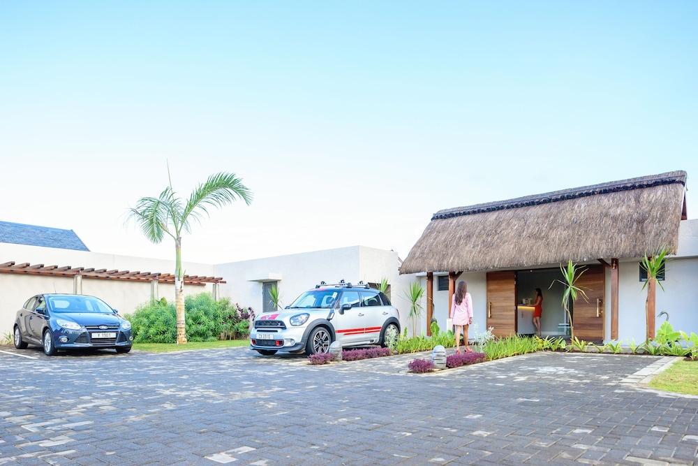 Villa Clos Du Littoral By Fine & Country *