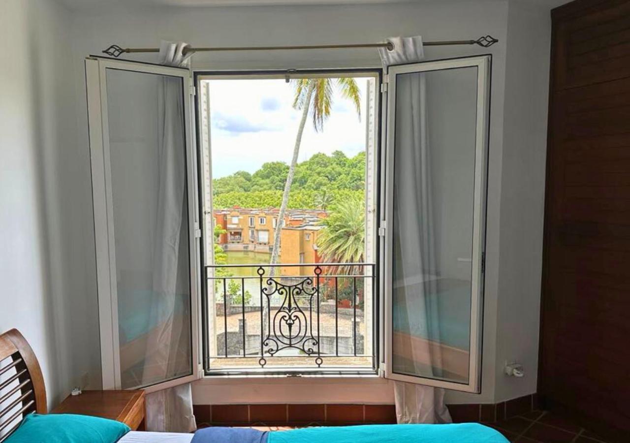 Scenic Riverfront 2 Bedroom In Port Chambly Pousada