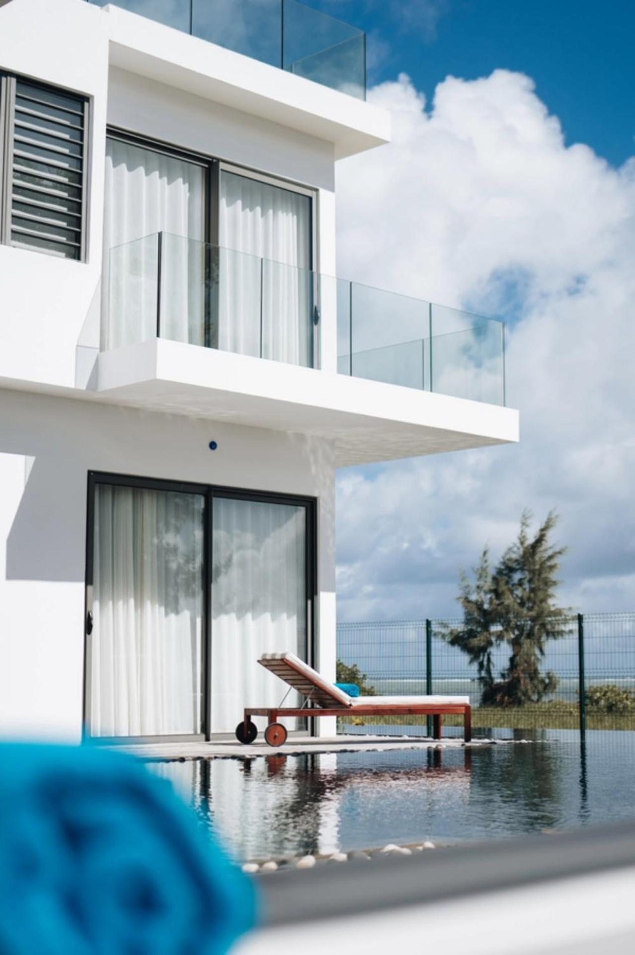 Stunning Beachfront For A Perfect Getaway *