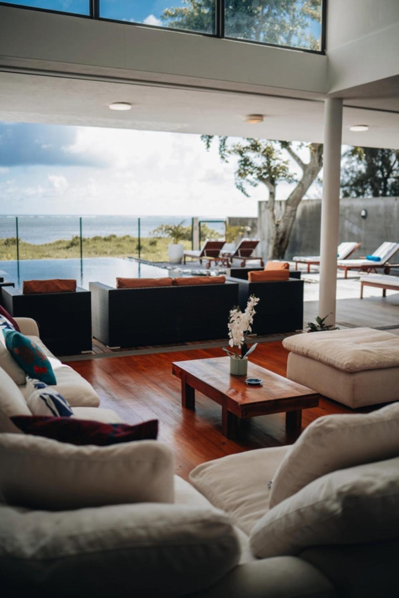 Stunning Beachfront For A Perfect Getaway Villa *
