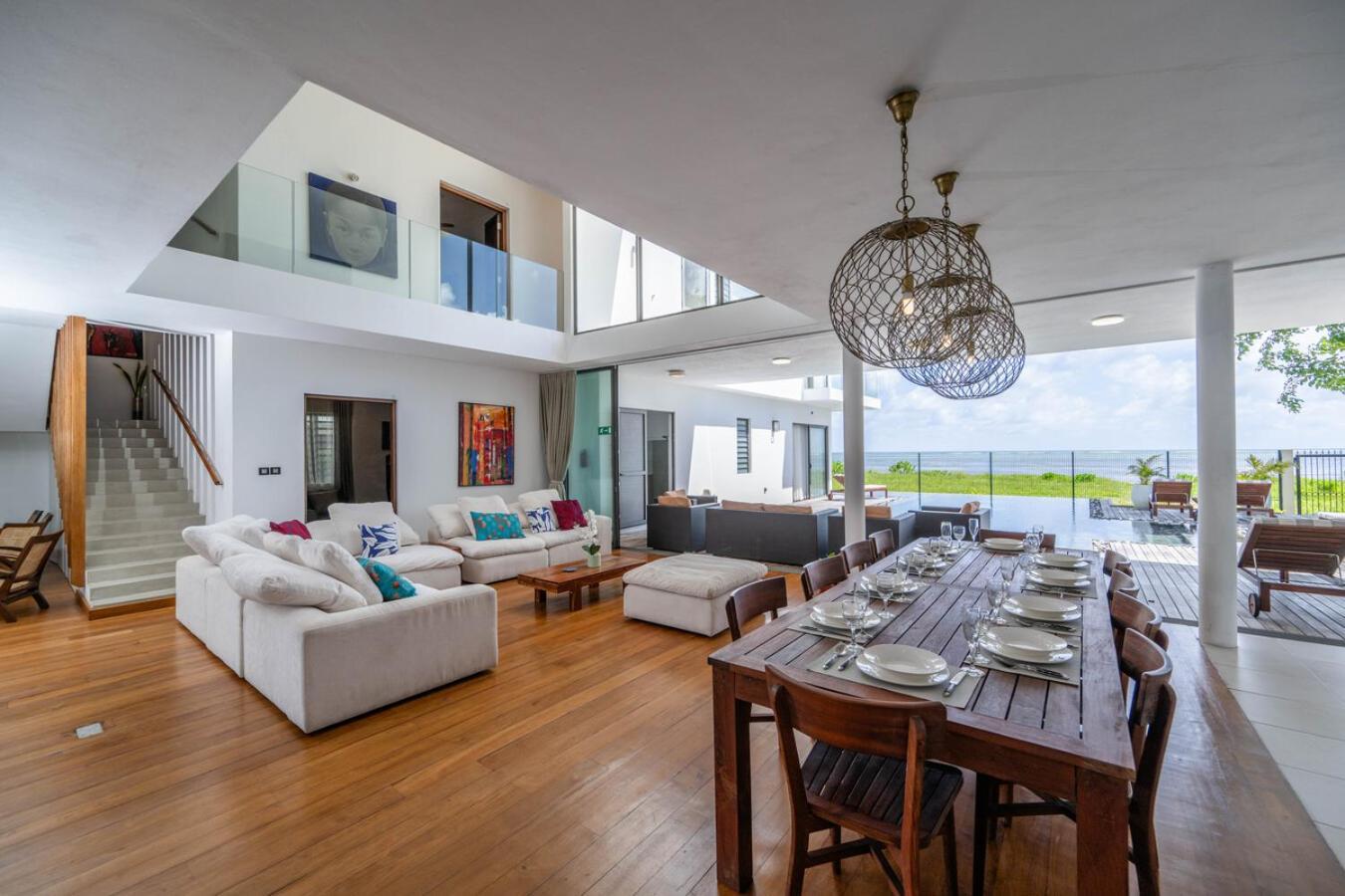 Villa Stunning Beachfront For A Perfect Getaway
