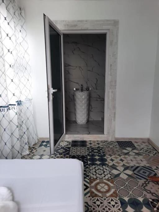 Charming 2 Bedroom Private House *