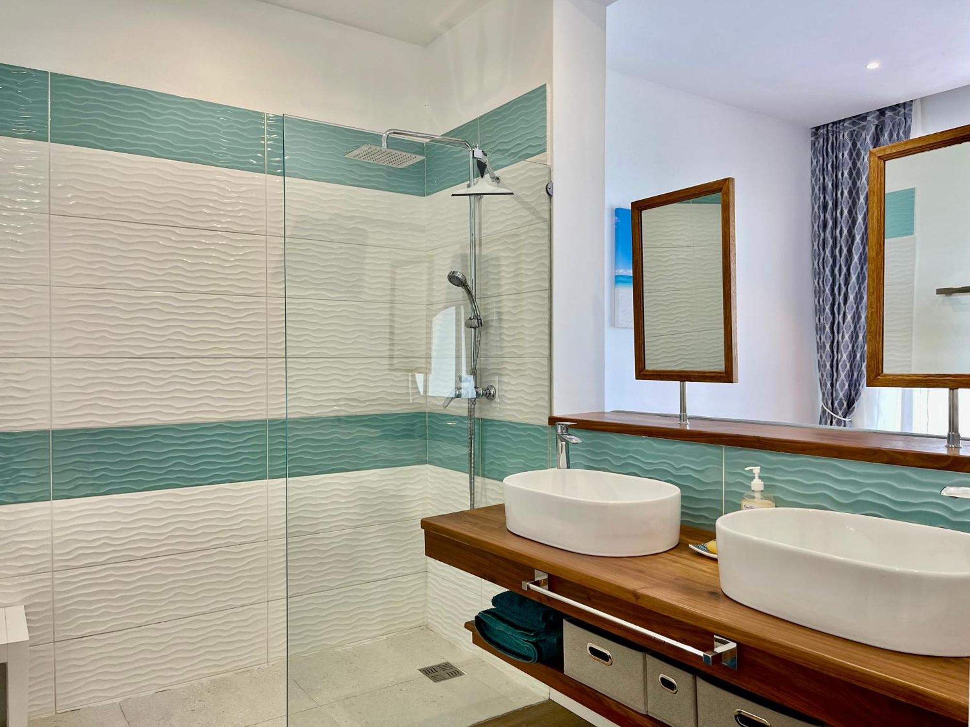 2 Avec Piscine, Vue Sur La Baie Apartment *