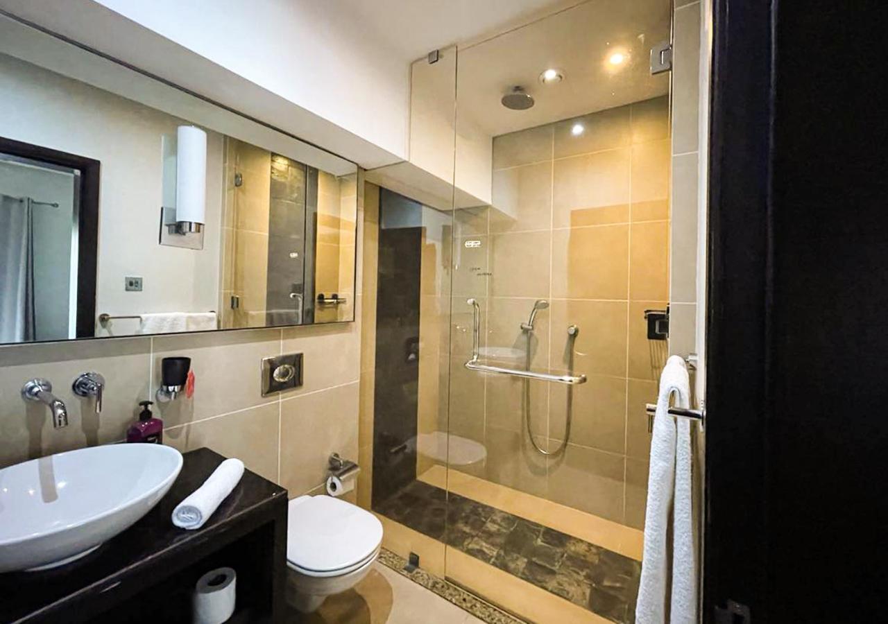 Luxe And Golf With Private Access Villa Centre de Flacq