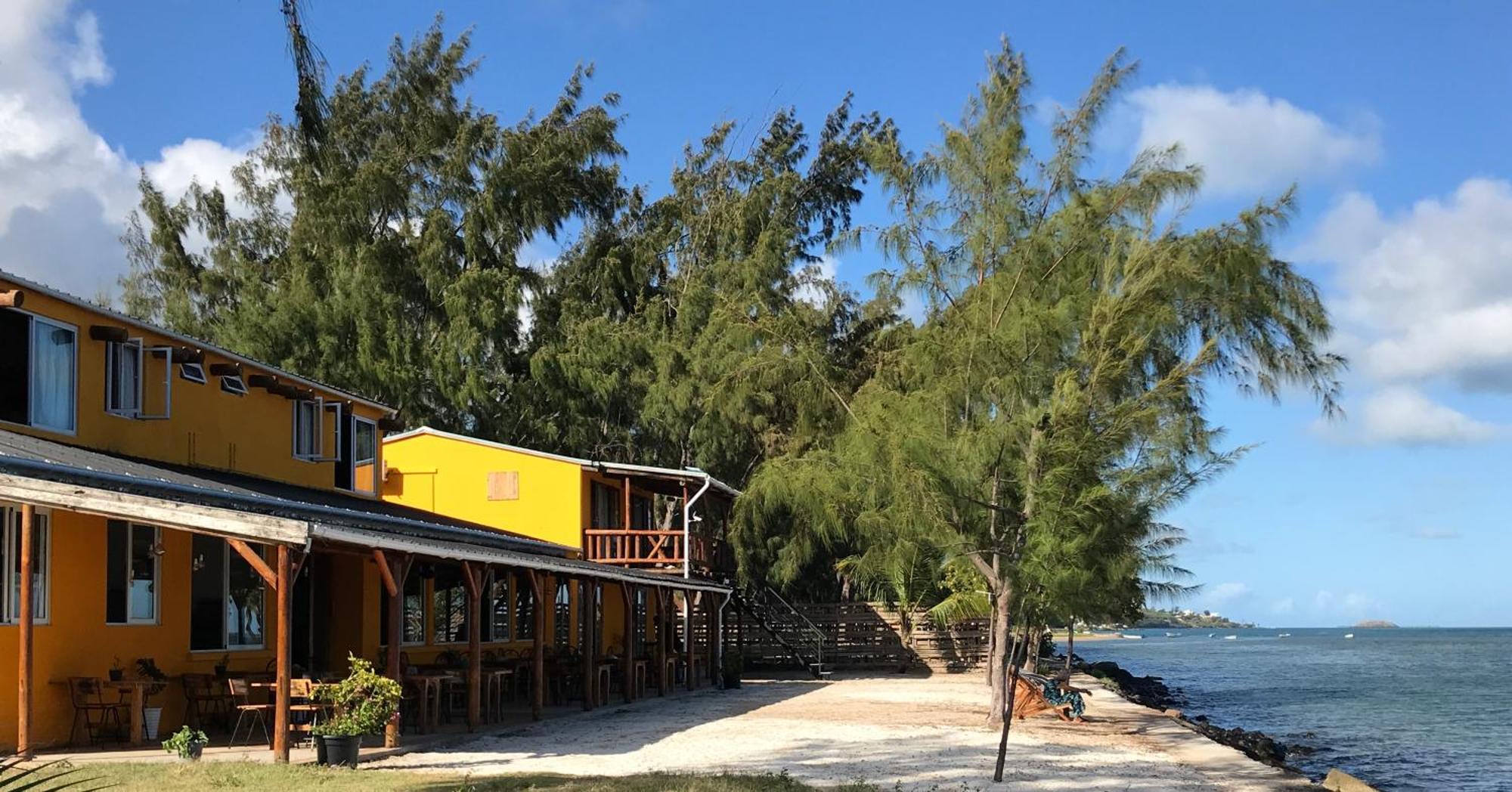 Bon Vivant Front De - Ile Rodrigues * Port Mathurin