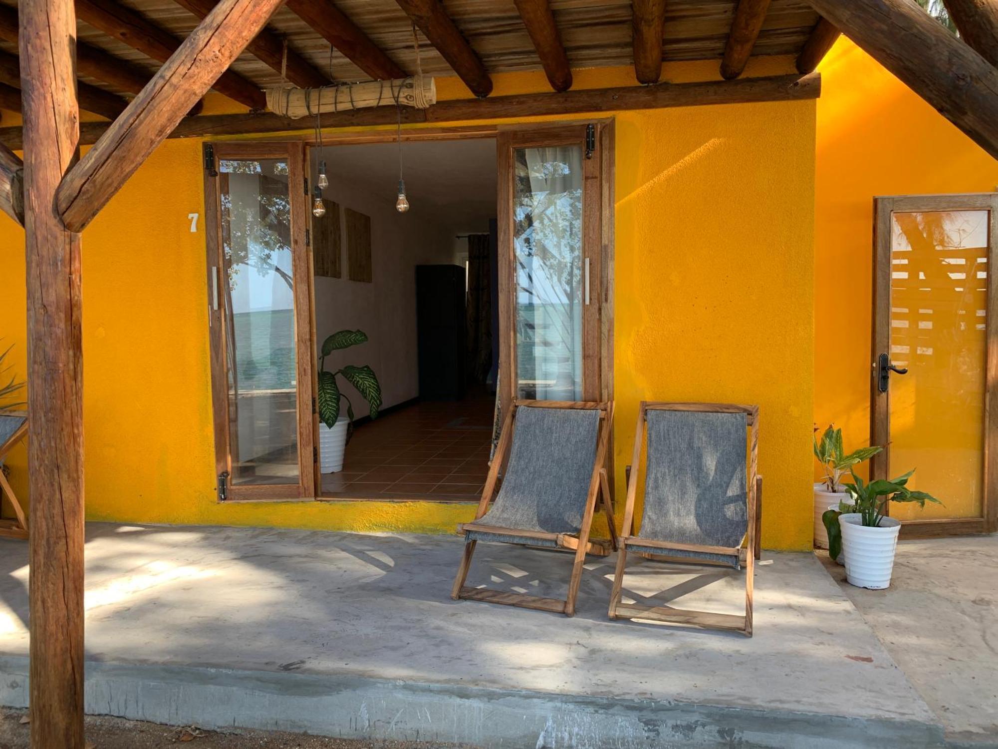 Bon Vivant Front De - Ile Rodrigues Port Mathurin